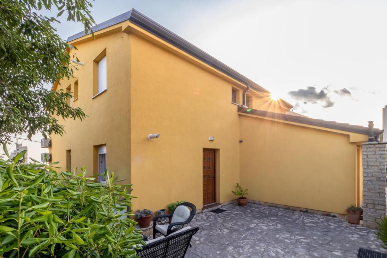Adastra apartmani Rijeka Bagian luar foto