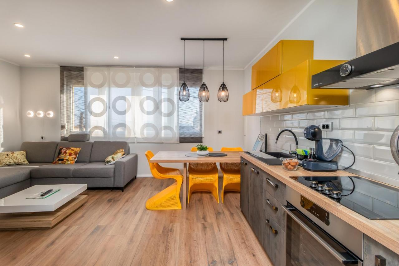 Adastra apartmani Rijeka Bagian luar foto