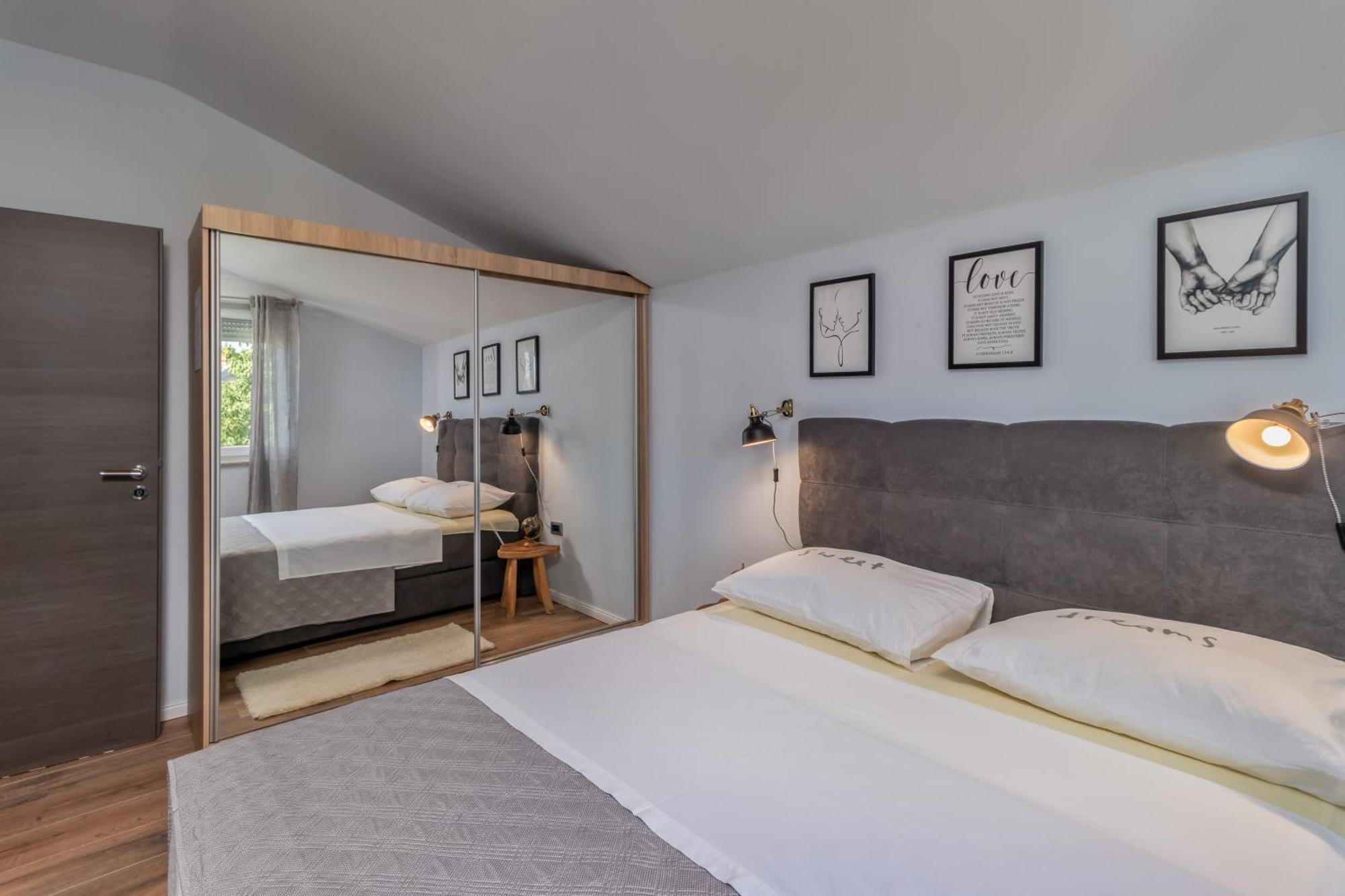 Adastra apartmani Rijeka Bagian luar foto